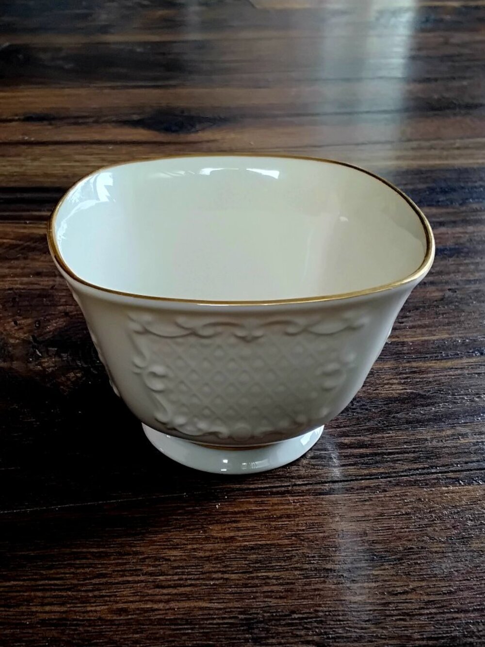 Lenox Ivory Square Bowl in Canterbury Pattern. 24k Gold Trim. USA